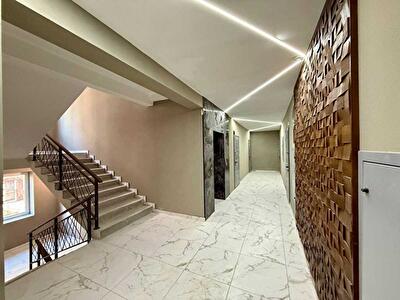 Києво-Святошинський район, с. Гатне, Інститутська вул., 5