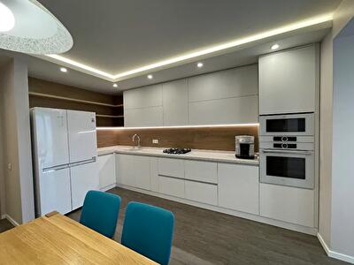 Владимира Антоновича ул., 36Д