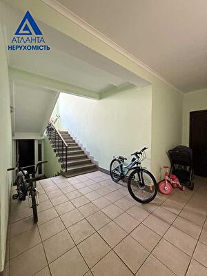 Луцк, Вячеслава Черновола ул., 26