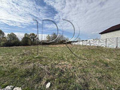 с. Погребы, Зарічна вулиця