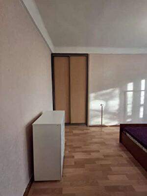 Київ, Червоноткацька вул., 22А