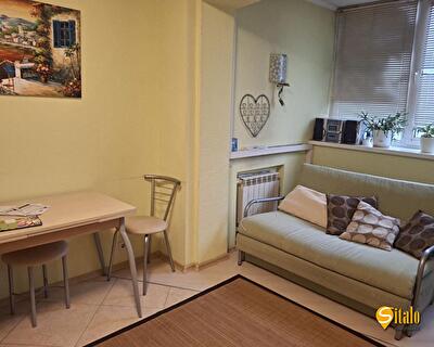 Київ, Драгоманова вул., 12А