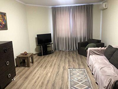 Київ, Йорданська вул., 1