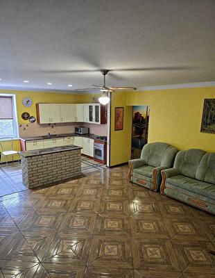 Киевская обл., Белоцерковский район, с. Фурсы, Фіаніт, 5