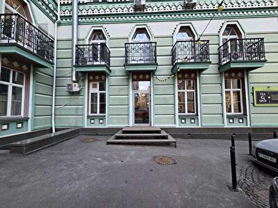 Київ, Кожем'яцька вул., 10а