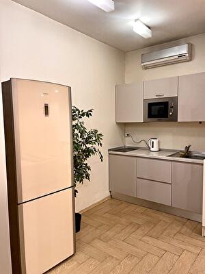 Льва Толстого вул., 8