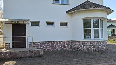 с. Дмитровка, вул.Озерна 21
