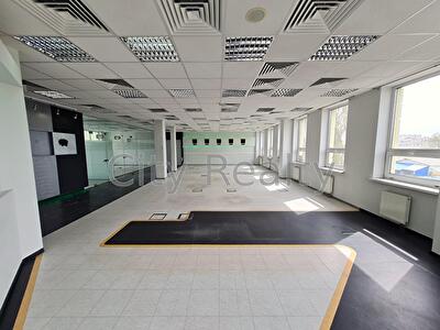 Киев, Автозаводская ул., 54/19