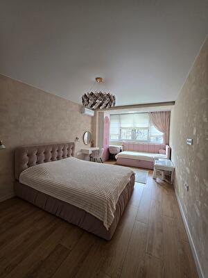 Київ, Тараса Шевченка бул., 38