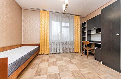 Київ, Уссурійська вул., 6