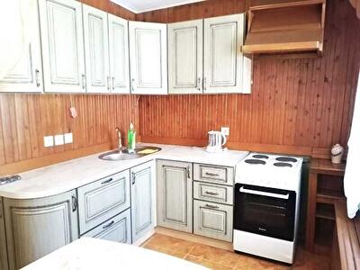 Київ, Славгородська вул., 10