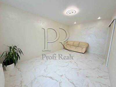 Киев, Комарова Космонавта, 46Б
