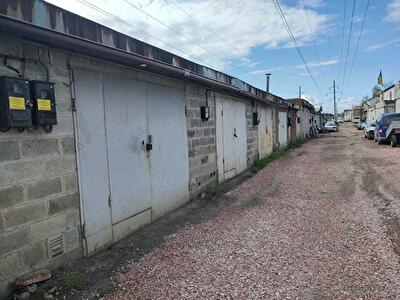 Киев, Пуховская ул., 2