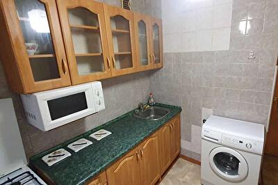 Киев, Строителей ул., 8