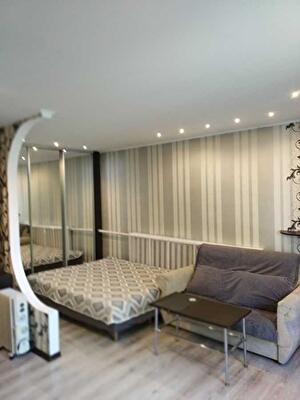 Київ, Редутна вул., 50
