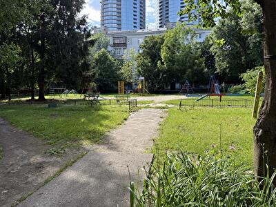 Миколи Раєвського вул., 28