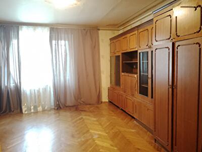 Київ, Миколи Соловцова вул., 3