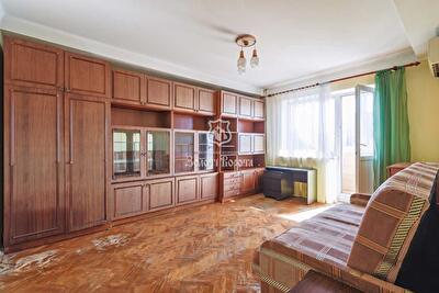 Русанівська наб., 8