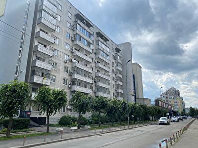 Киев, Василия Стуса ул., 35-37