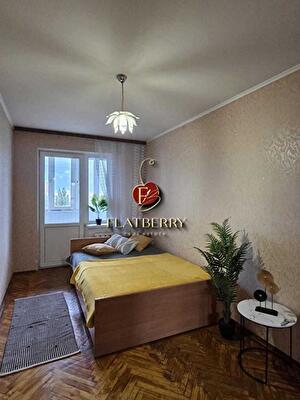 Київ, Леся Курбаса просп., 4