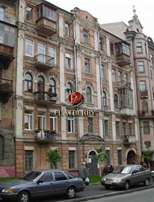 Київ, Богдана Хмельницького вул., 63