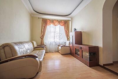 Київ, Академіка Грекова вул., 5