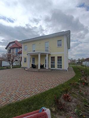 Киевская обл., Бориспольский район, с. Петропавловское, Малинна, 9