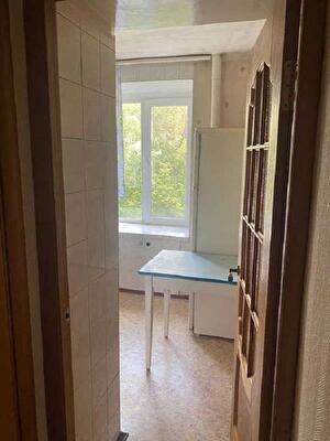 Київ, Червоноткацька вул., 29