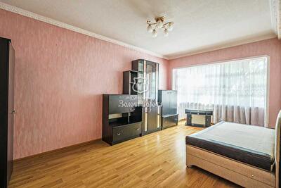 Киев, Маршала Малиновского ул., 6Б