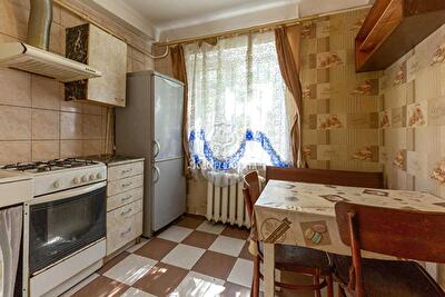 Евгения Сверстюка ул., 8А