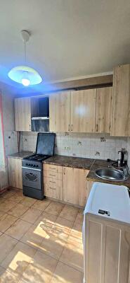 Киев, Автозаводская ул., 25
