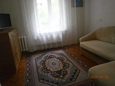 Київ, Федори Пушиної вул., 8