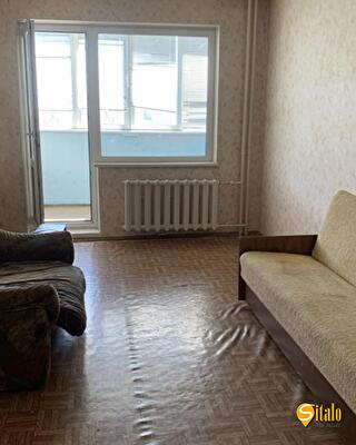 Київ, Драгоманова вул., 2