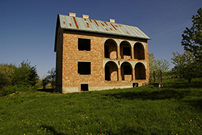 Чернівецька обл., Хотинський район, с. Рукшин, Головна вул., 2б