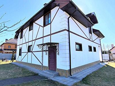 Київська обл., Макарівський район, смт Макарів, квіткова
