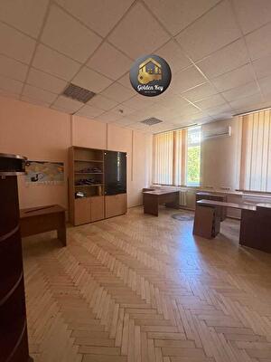 Киев, Евгения Коновальца ул., 31