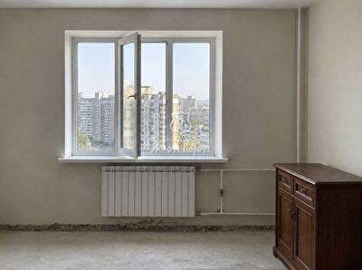 Київ, Радунська вул., 36