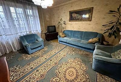 Днепр, Александра Поля просп., 42