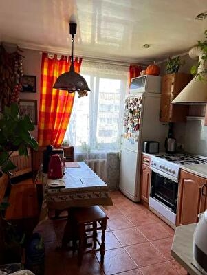 Днепр, Александра Поля просп., 44
