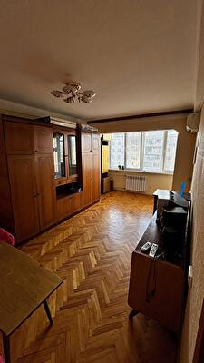 Киев, Героев Сталинграда просп., 7Б