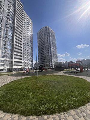 Київ, Ревуцького вул., 40В