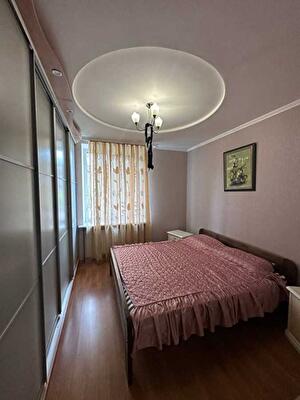 Дмитрия Яворницкого просп., 33