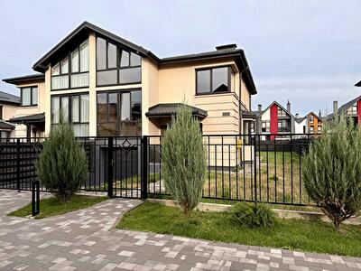 с. Крюковщина, Столична, 6