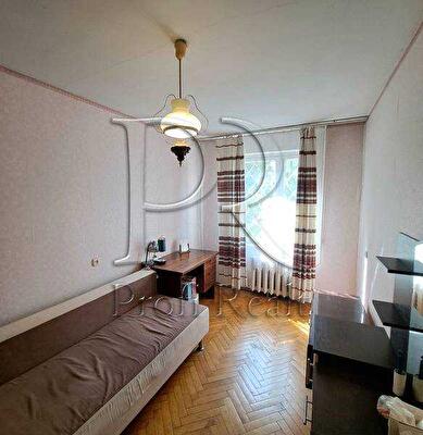 Киев, Дарницкий бул., 7