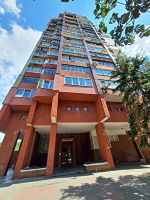 Киев, Старонаводницкая ул., 8А