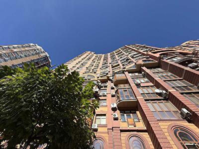 Киев, Евгения Коновальца ул., 36В