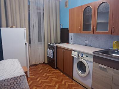 Волинська вул., 25