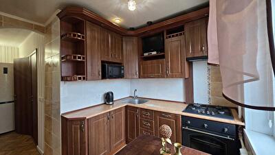 Київ, Леся Курбаса просп., 12Б