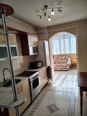 Киев, Старонаводницкая ул., 8А