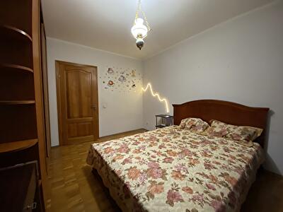 Київ, Миколи Бажана просп., 9Ж